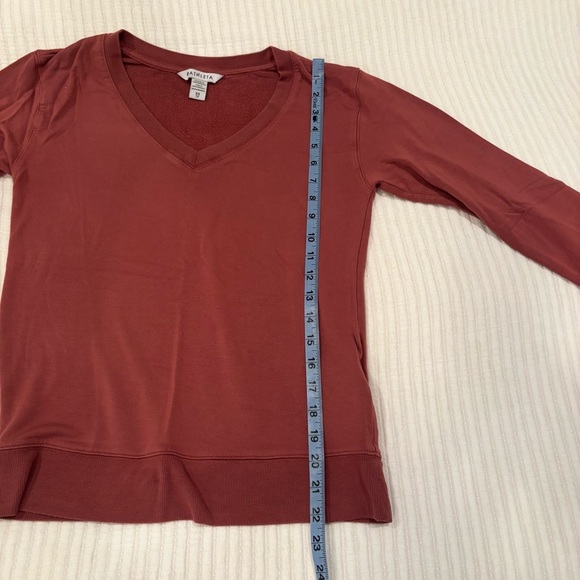Athleta Sunrise V-neck Womens Long Sleeve Shirt Mauve Pink Super Soft Size XS - Picture 4 of 7